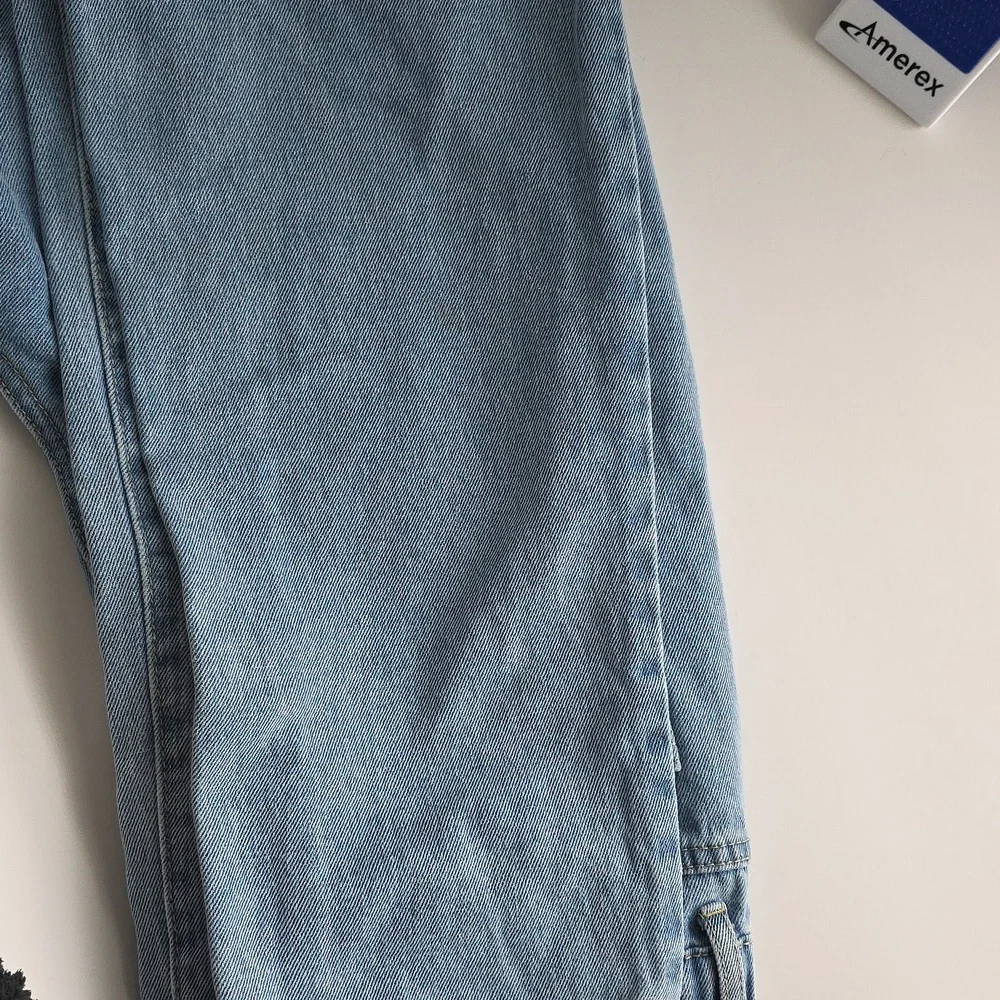 High-Waisted Mom Jeans Medium G136